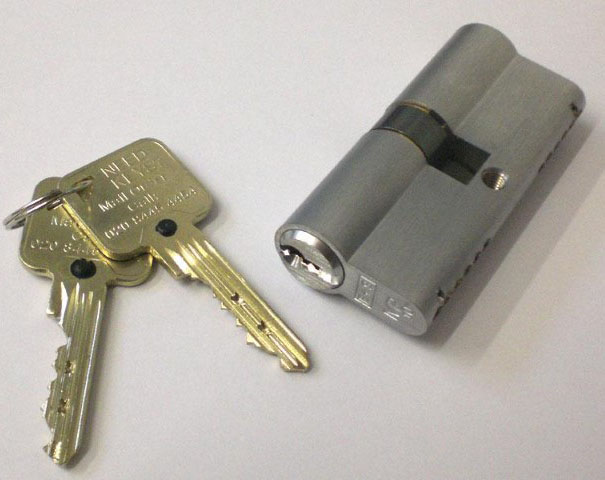 satin chrome key/key euro cylinder